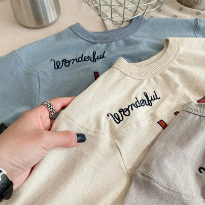 キッズ長袖Tシャツ（青・生成り）2枚、Wonderful文字とLIFEロゴプリント