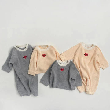 長袖Tシャツ キッズトップス ハートロゴ刺繍長袖Tシャツ【mh0008738】