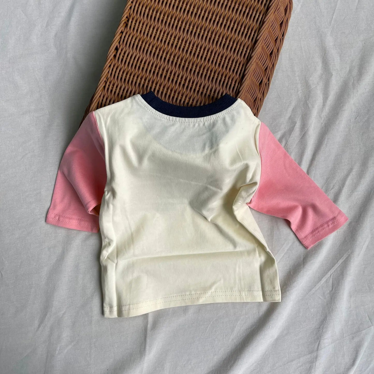 長袖Tシャツ ベビートップス ロゴプリントラグランパッチワーク長袖Tシャツ【mh0008841】