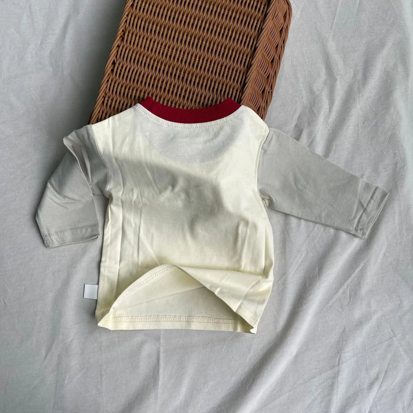 長袖Tシャツ ベビートップス ロゴプリントラグランパッチワーク長袖Tシャツ【mh0008841】