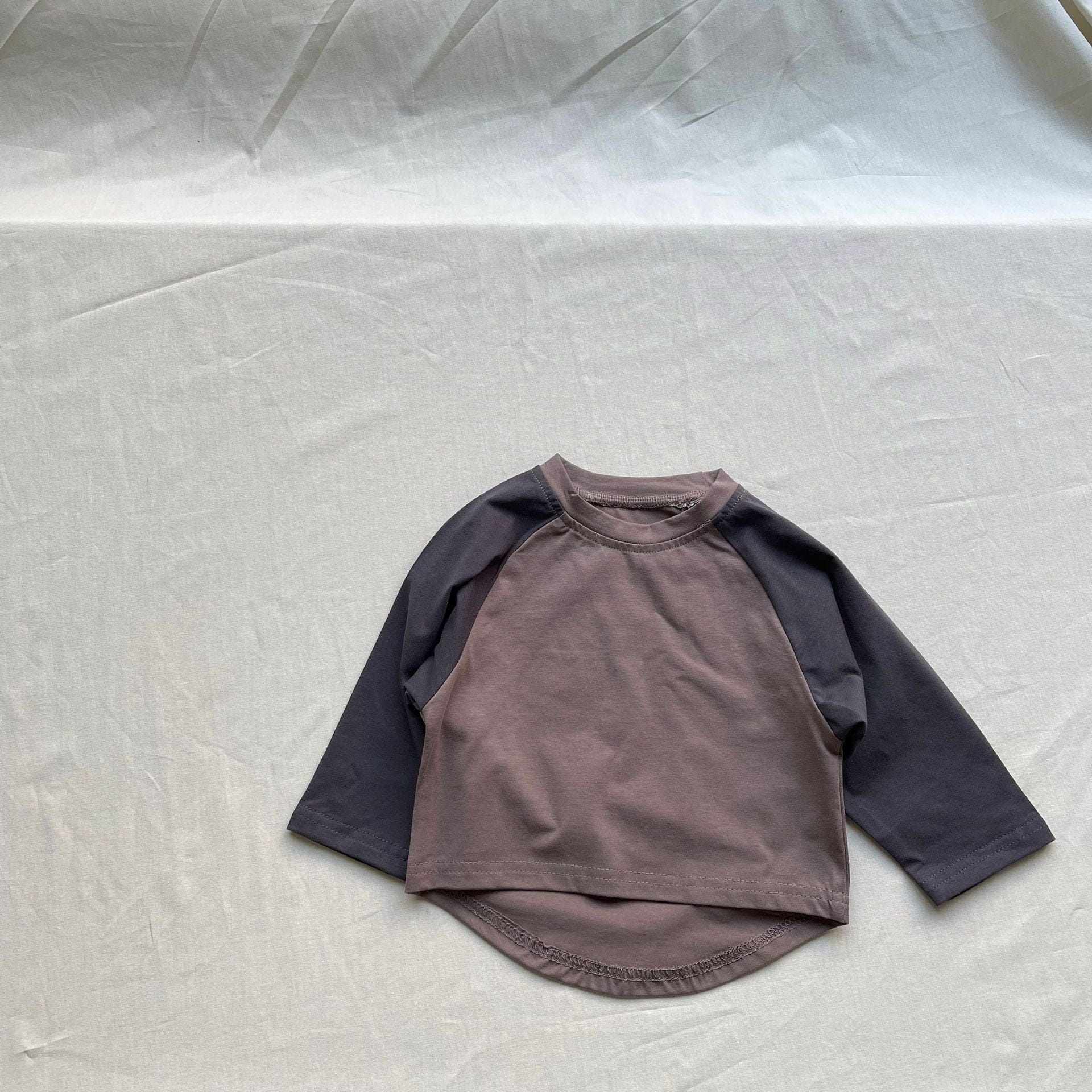 長袖Tシャツ ベビートップス ラグランパッチワーク長袖Tシャツ【mh0009104】