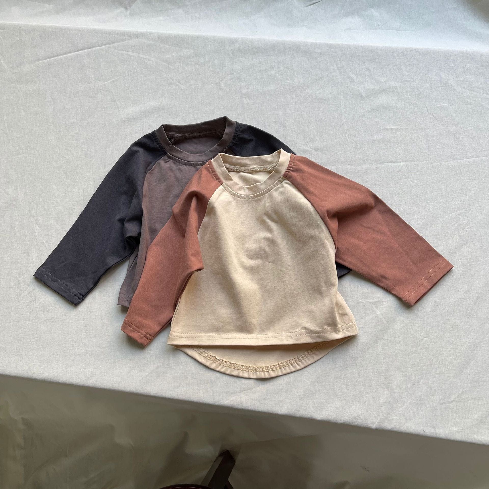 長袖Tシャツ ベビートップス ラグランパッチワーク長袖Tシャツ【mh0009104】