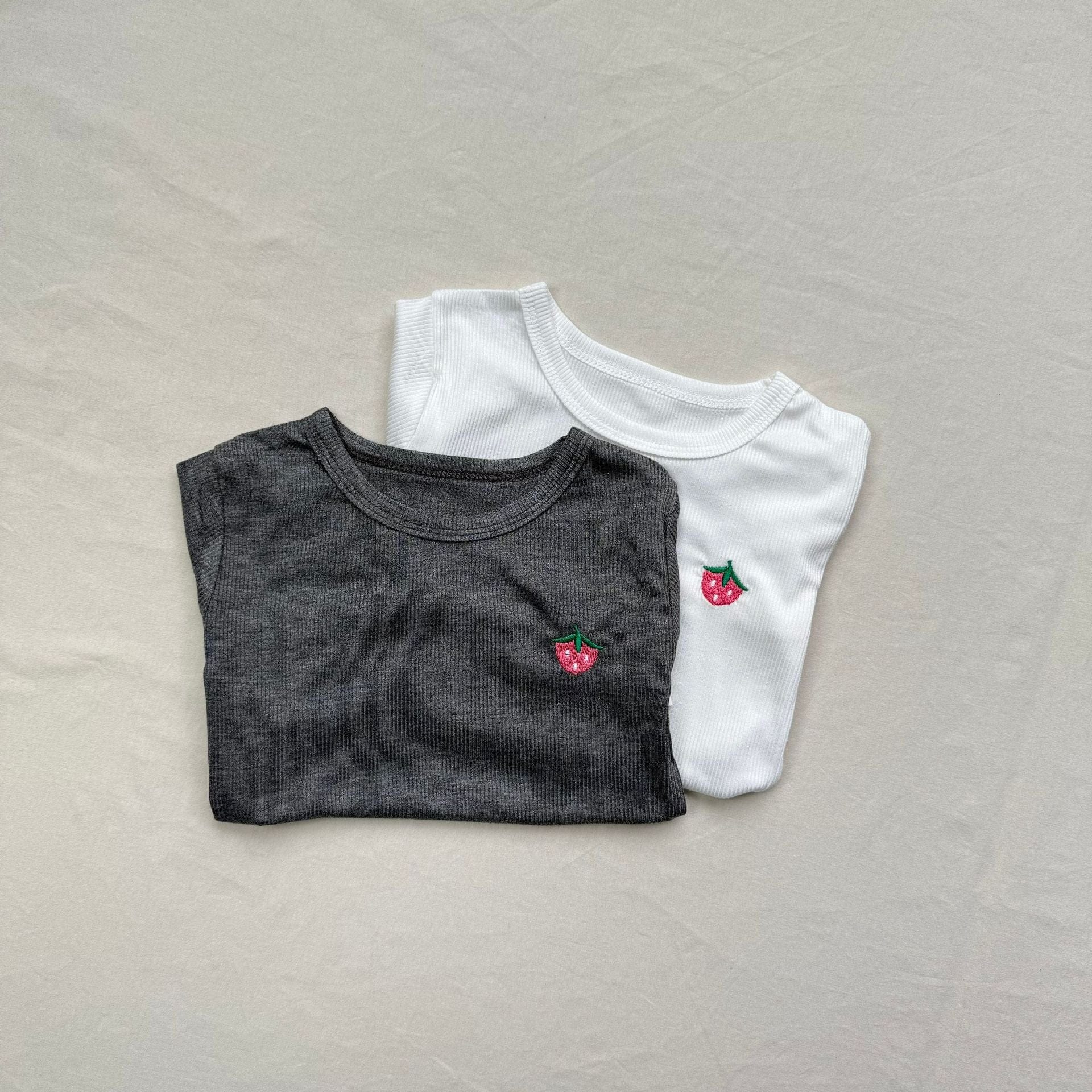 半袖Tシャツ いちご刺繍半袖Tシャツ【mh0010416】