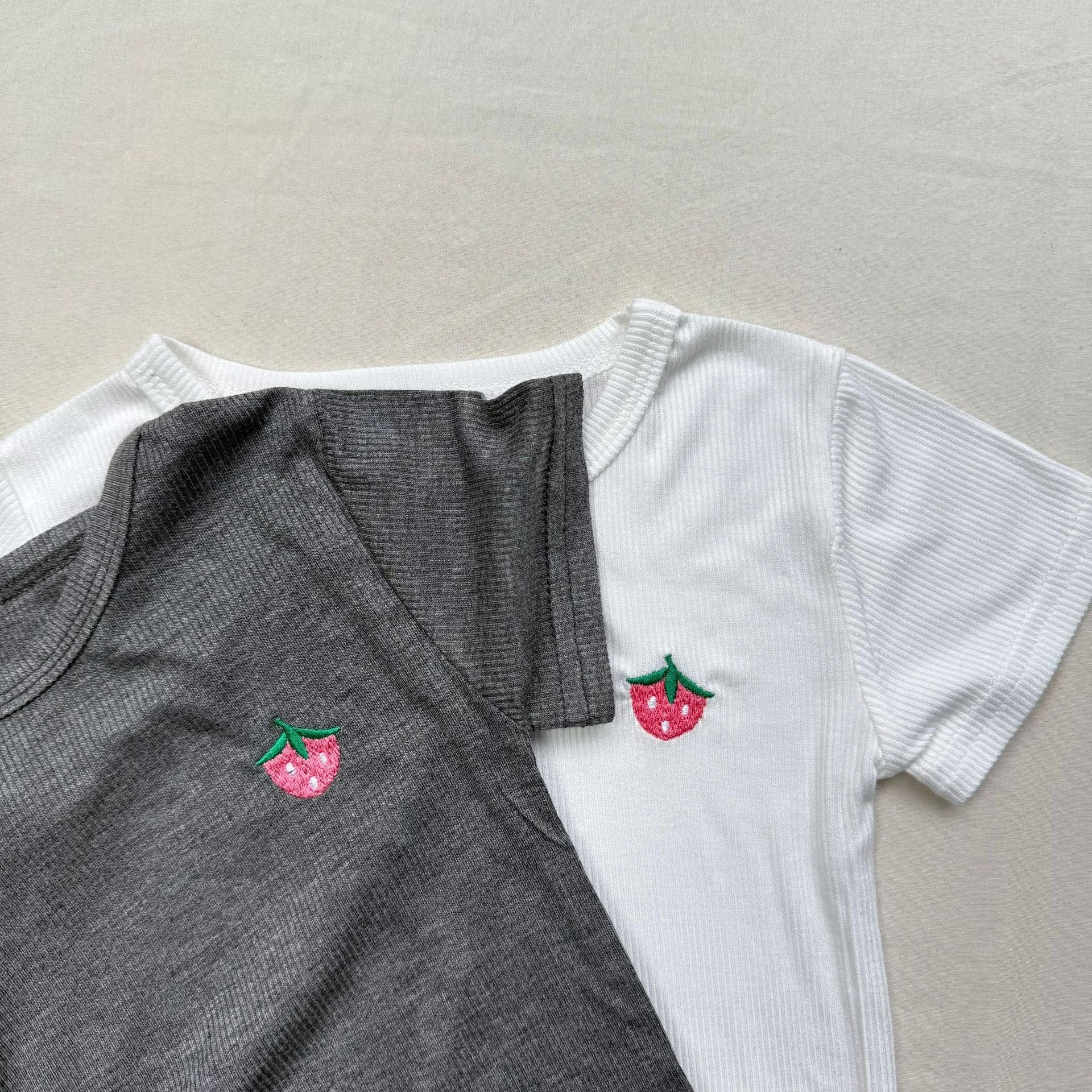 半袖Tシャツ いちご刺繍半袖Tシャツ【mh0010416】