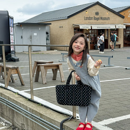 ライトブルーのビブ風サロペットパンツ、オーバーオール風の前開き