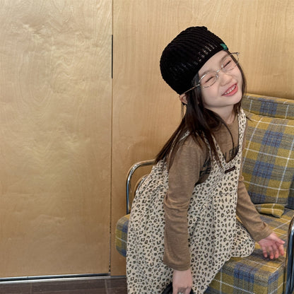 ヒョウ柄ビブ風サロペットパンツ、肩紐と前面の切替
