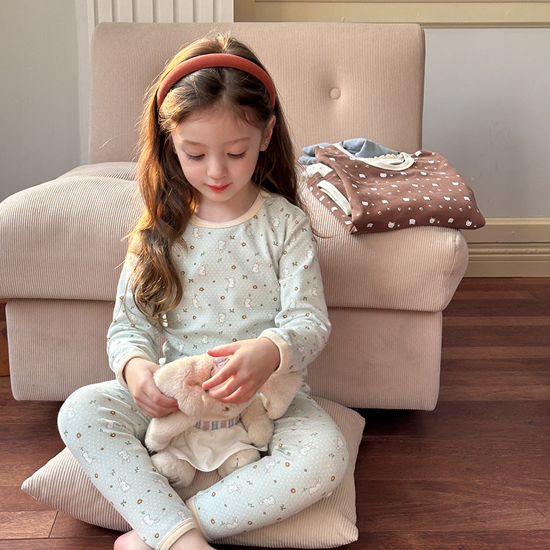 Rabbit with a small flower on a blue background / 80cm Long Sleeve Printed Pajama Set 長袖 プリント パジャマ セット【mh0012244】