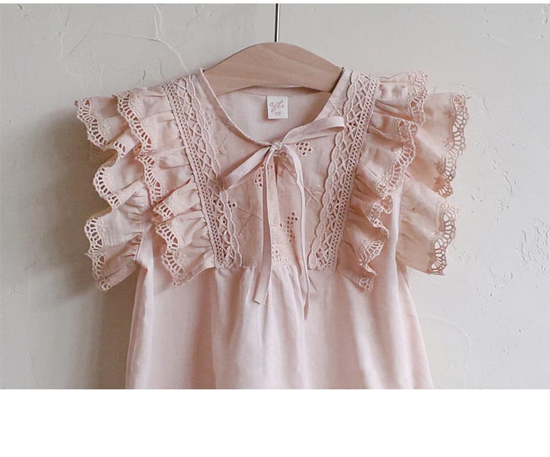 レースフリルディテール ラウンドネック フリルスリーブ ブラウス【mh0013724】 Strawberry Coral 半袖シャツ・ブラウス