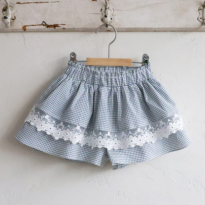 キッズ用ブルーチェックのレースフリルショートパンツ