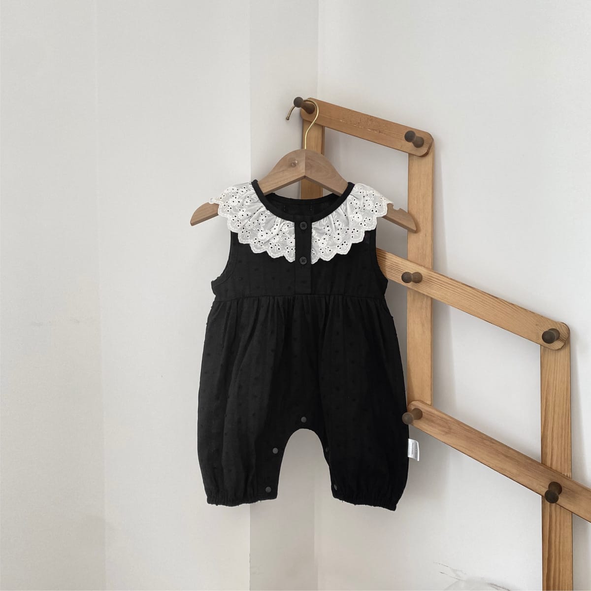 レース襟つき ノースリーブ ロンパース【mh0013726】 Black / 66cm BBAMMA ノースリーブロンパース