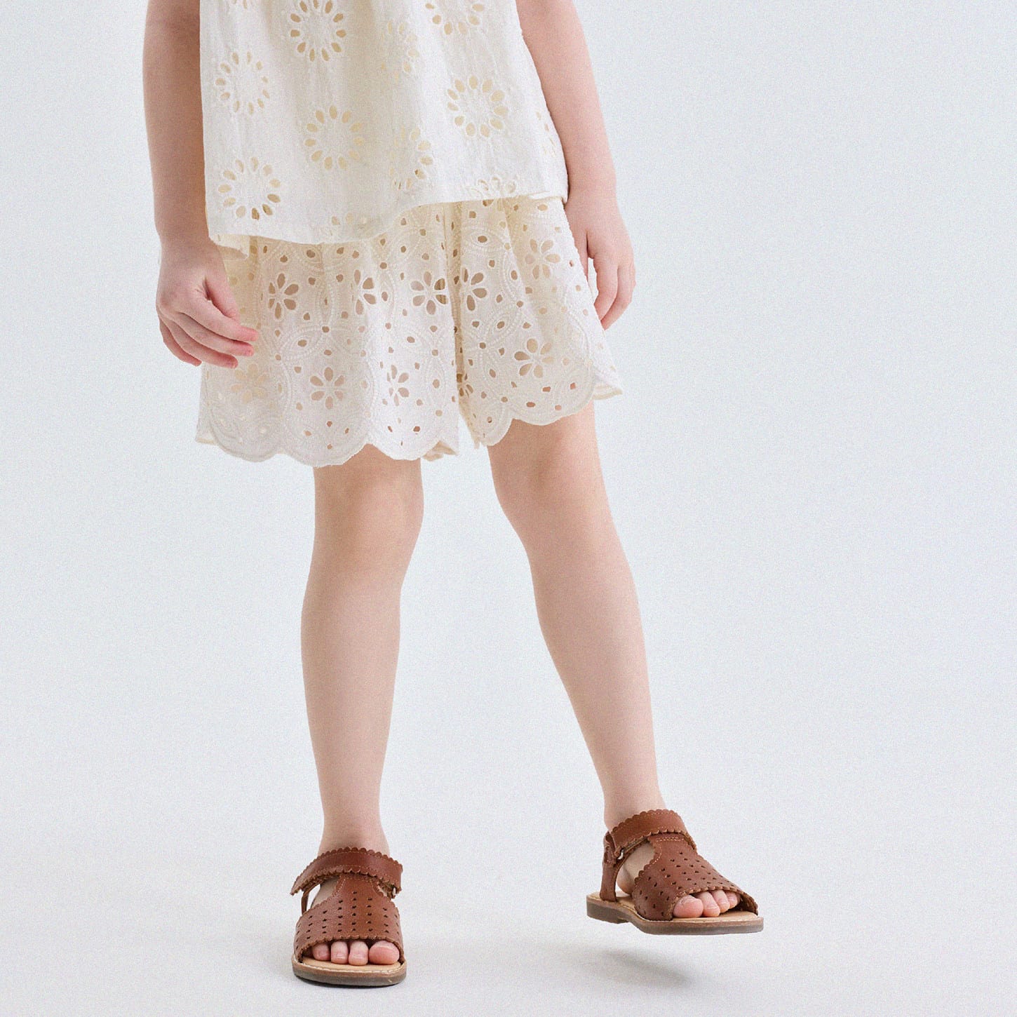 キッズ レース アイレット カットアウト フリル ノースリーブ タンクトップ ショートパンツ【mh0013755】 Apricot Shorts / 90cm yunerma ノースリーブセットアップ