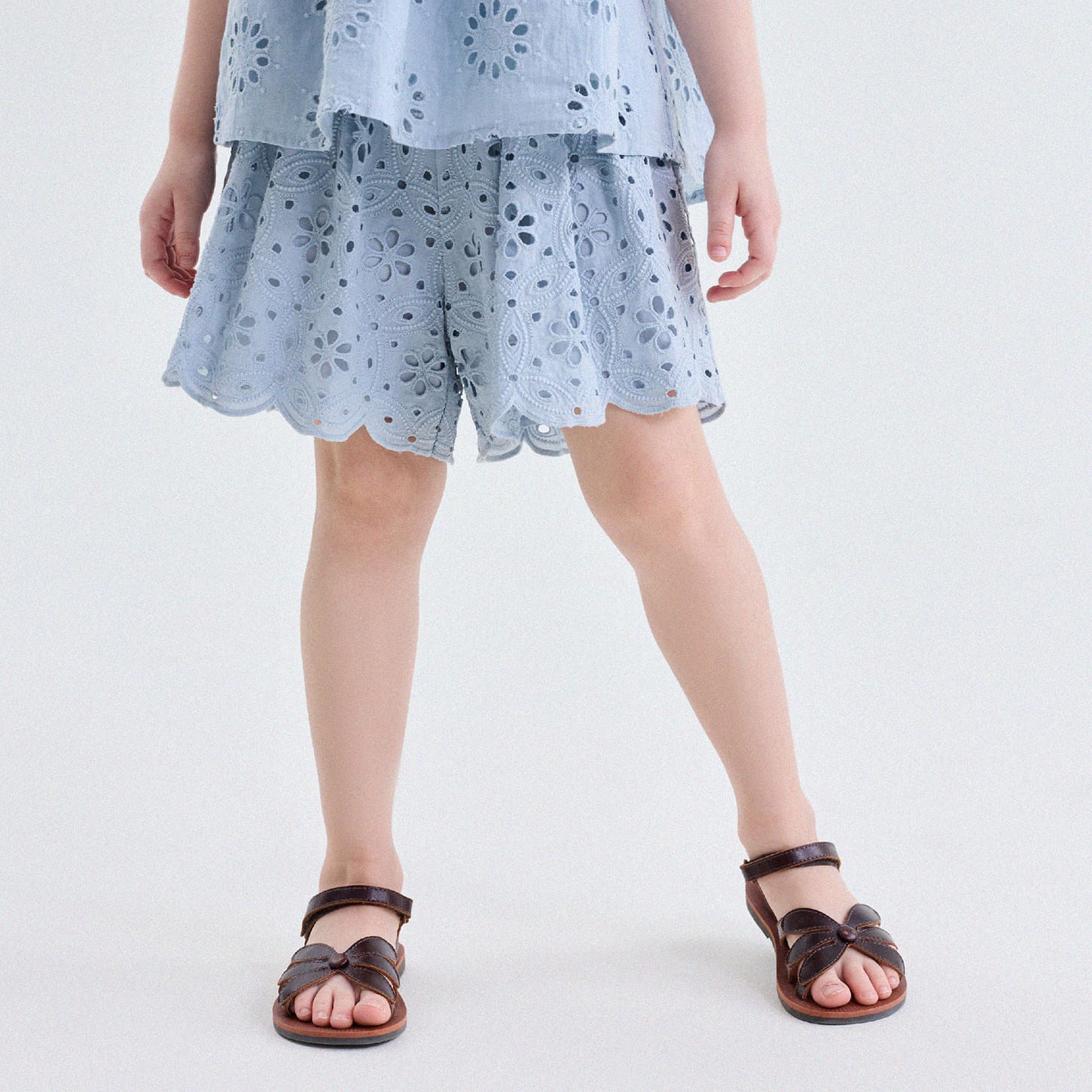 キッズ レース アイレット カットアウト フリル ノースリーブ タンクトップ ショートパンツ【mh0013755】 Light gray-blue Shorts / 90cm yunerma ノースリーブセットアップ