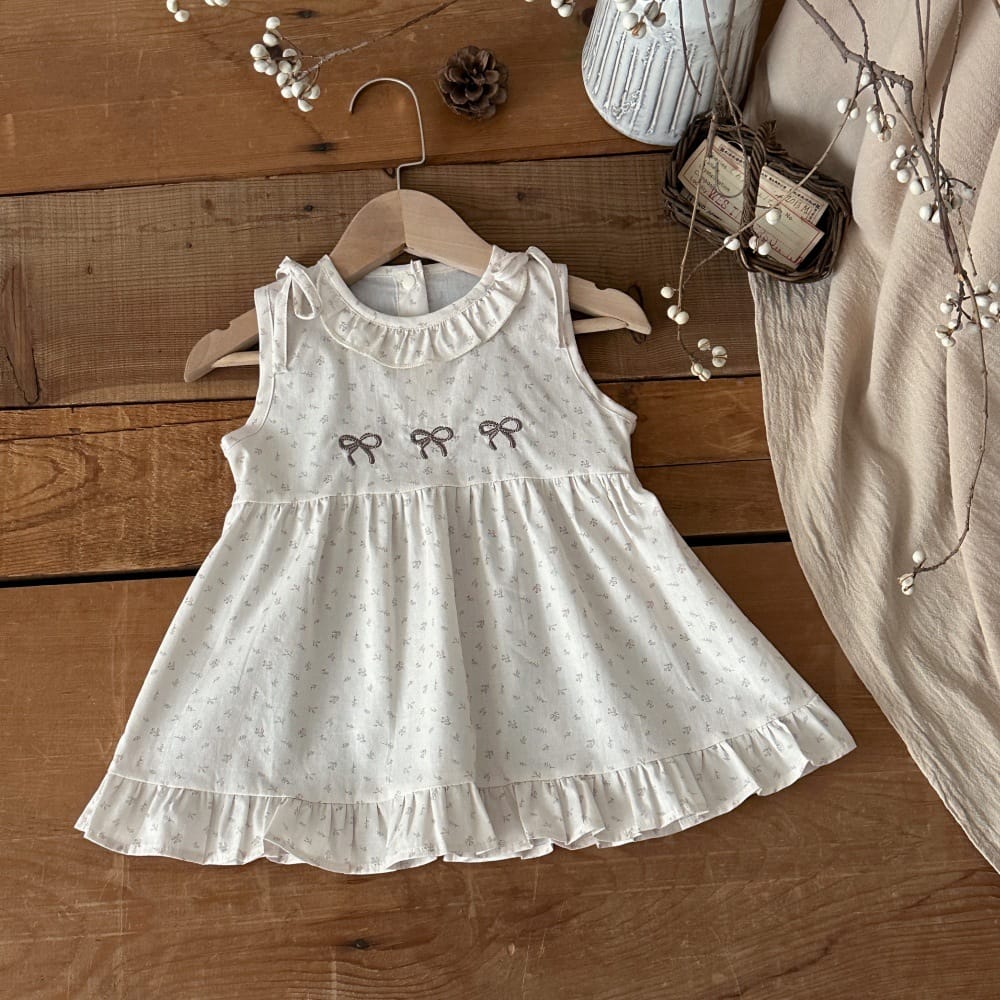 小花柄 リボン フリルカラー ノースリーブワンピース【mh0013799】 Milk White / 73cm mamahalo kids ノースリーブワンピース