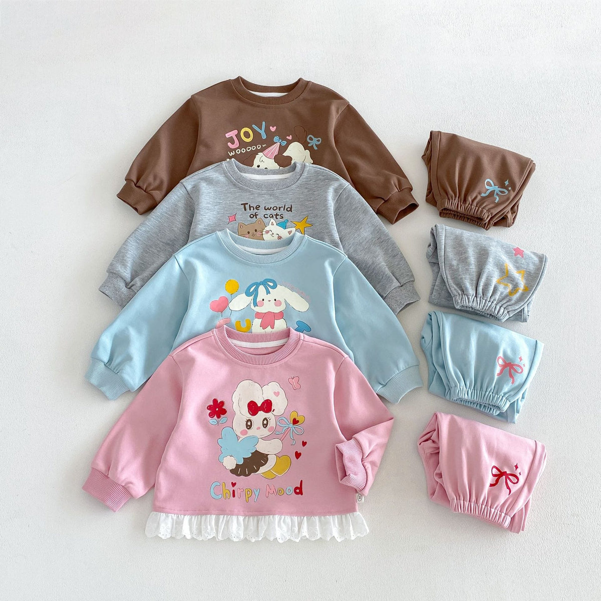 キッズ用プリントフリル長袖スウェット＆ロングパンツセット（ピンク/ブルー/グレー/ブラウン）