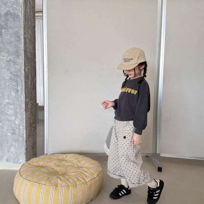 キッズ用コットン ルーズハーレムパンツ（ベージュ星柄、横姿）