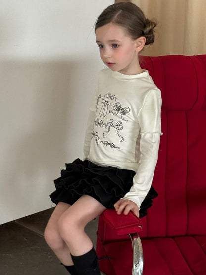 黒のティアードフリルミニスカート、ギャザーの段差