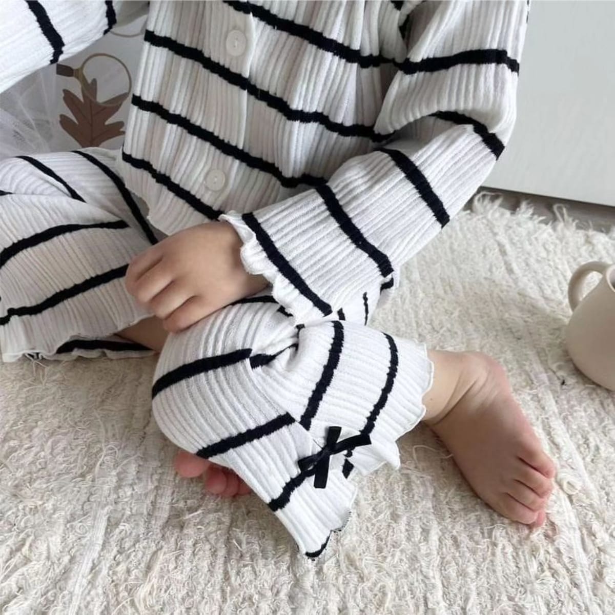 ベビー ボーダー リブ クルーネック 長袖カーディガン フレアロングパンツ【mh0014395】 Black-white Set / 66cm BBAMMA 長袖セットアップ
