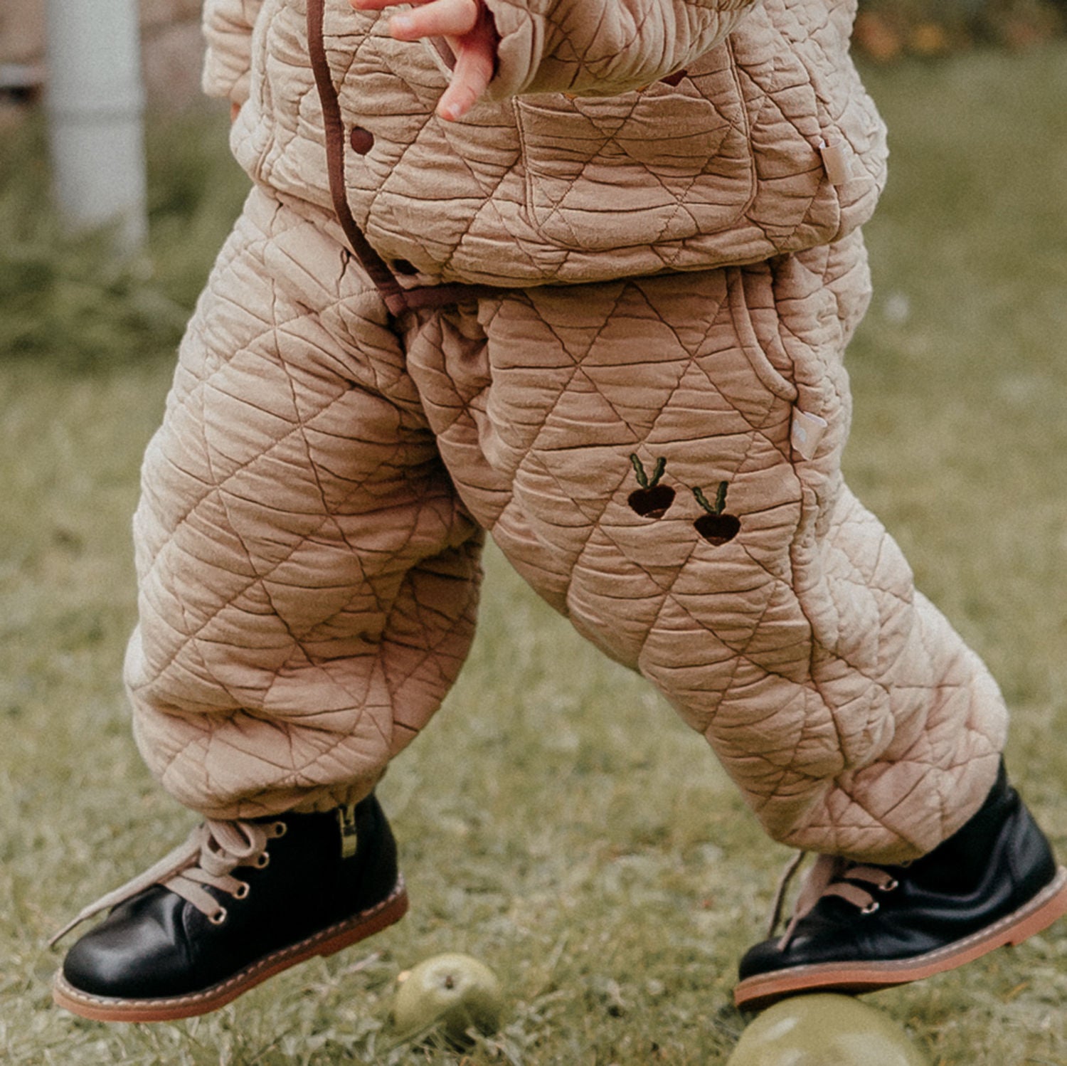 ロングパンツ・スウェットパンツ Khaki / 73cm キルトパンツ 刺繍 ジョガーパンツ アウター【mh0011638】