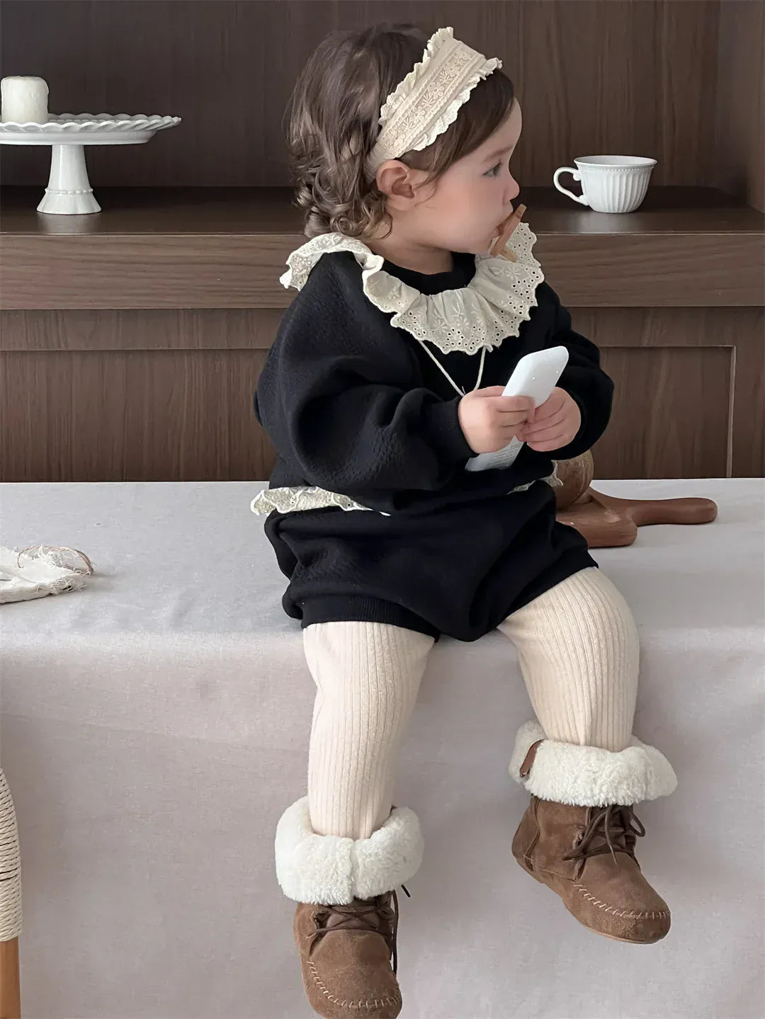 長袖セットアップ ベビーセットアップ 2点セット 裏フリースレースラッフル襟長袖プルオーバー+バルーンショートパンツ【mh0007829】