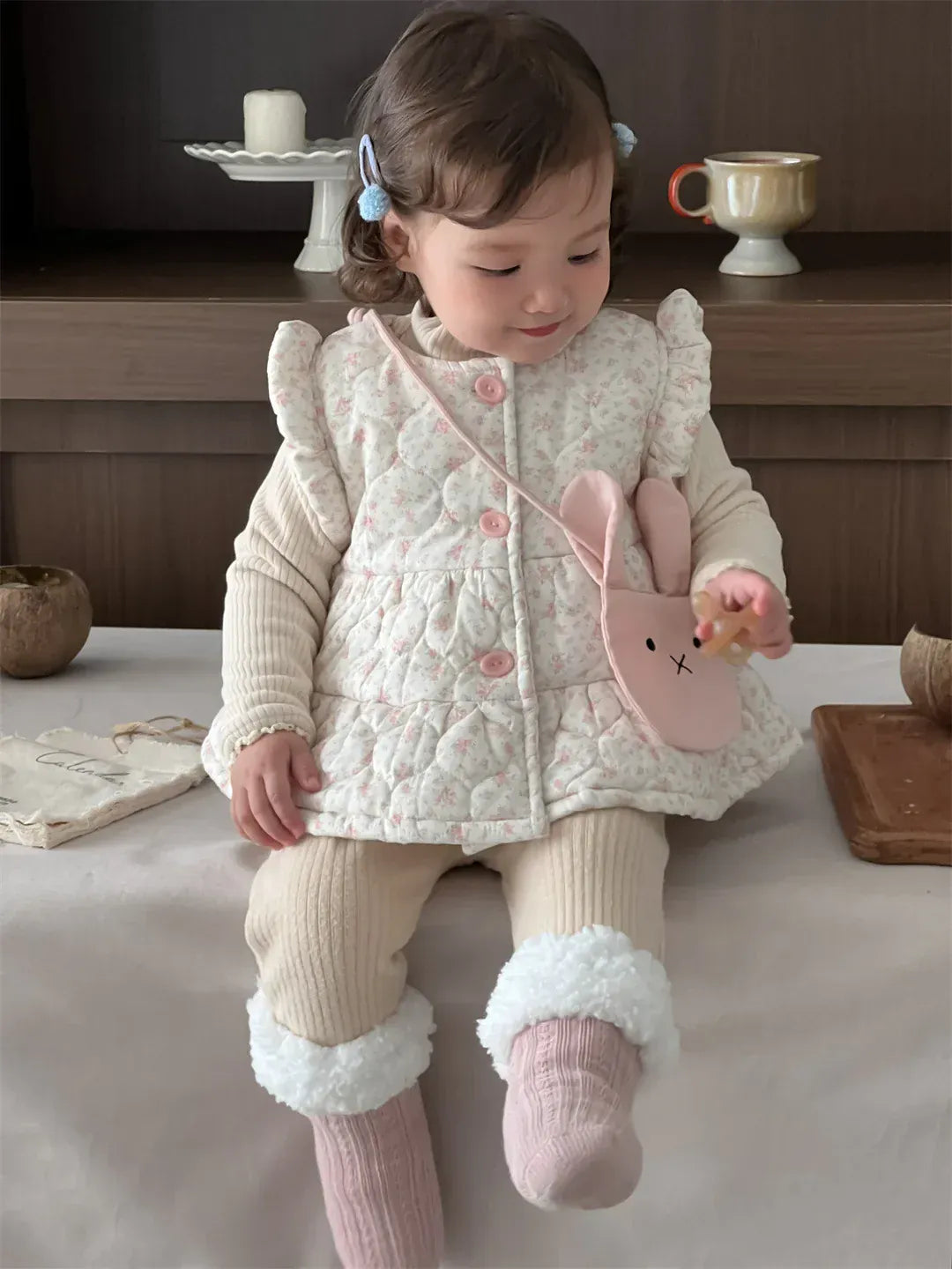 ベスト ベビーベスト フラワープリントショルダーフリル前あきキルティングジレアウターベスト【mh0007809】