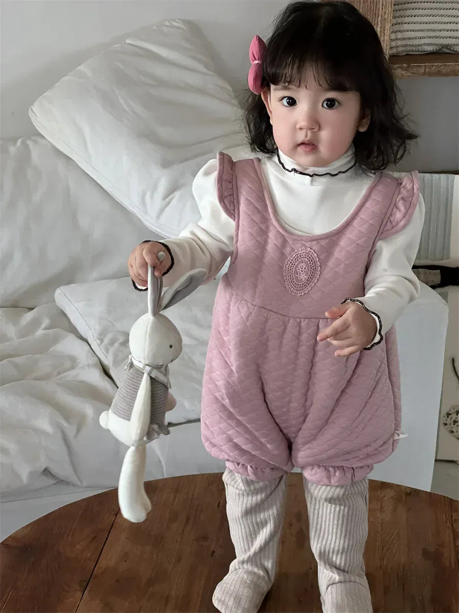 ノースリーブジャンプスーツ ベビーサロペット キルティングフリルショルダーノースリーブジャンプスーツ【mh0008422】