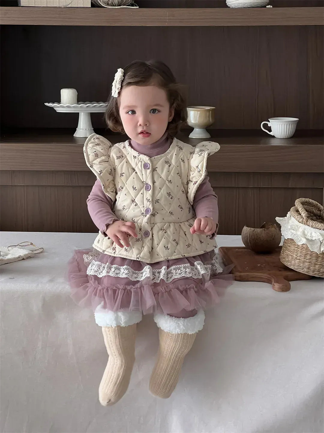 長袖セットアップ ベビートップス/ベスト/パンツ 長袖シンプルTシャツ/ショルダーフリルキルティングペプラムベスト/シンプルレギンスパンツ【mh0007817】