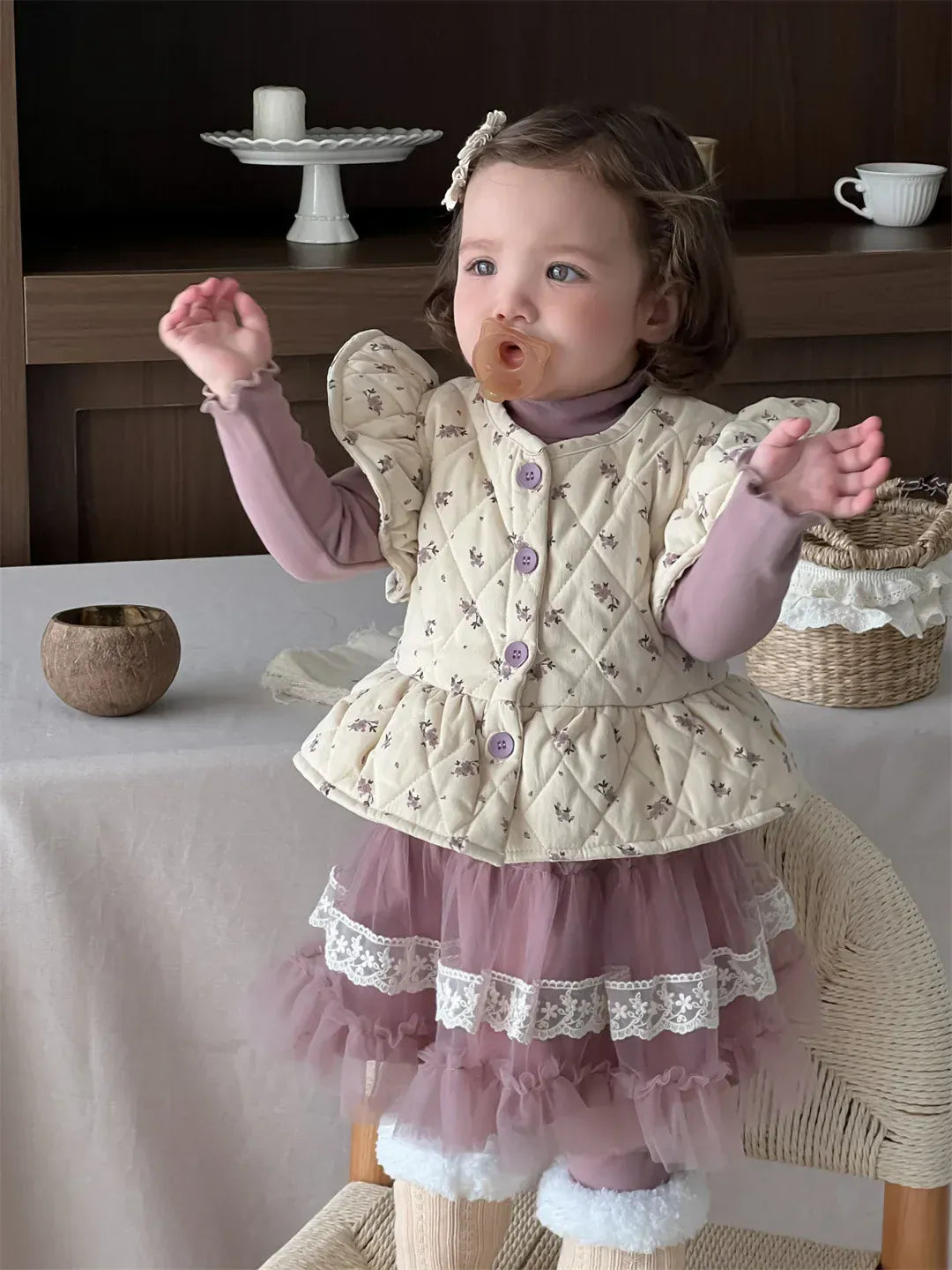 長袖セットアップ ベビートップス/ベスト/パンツ 長袖シンプルTシャツ/ショルダーフリルキルティングペプラムベスト/シンプルレギンスパンツ【mh0007817】