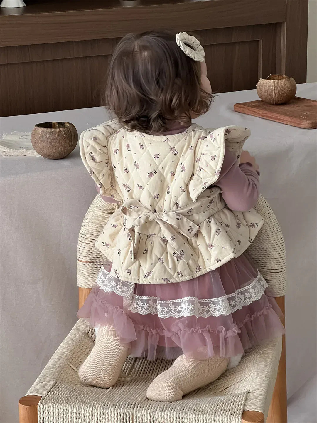 長袖セットアップ ベビートップス/ベスト/パンツ 長袖シンプルTシャツ/ショルダーフリルキルティングペプラムベスト/シンプルレギンスパンツ【mh0007817】