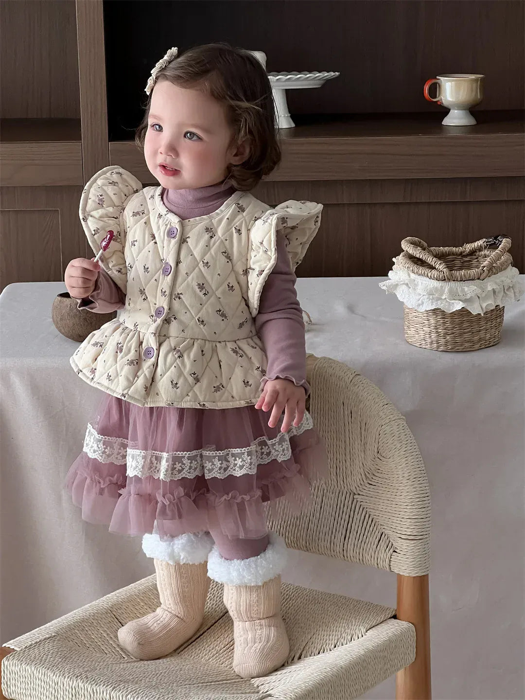 長袖セットアップ ベビートップス/ベスト/パンツ 長袖シンプルTシャツ/ショルダーフリルキルティングペプラムベスト/シンプルレギンスパンツ【mh0007817】