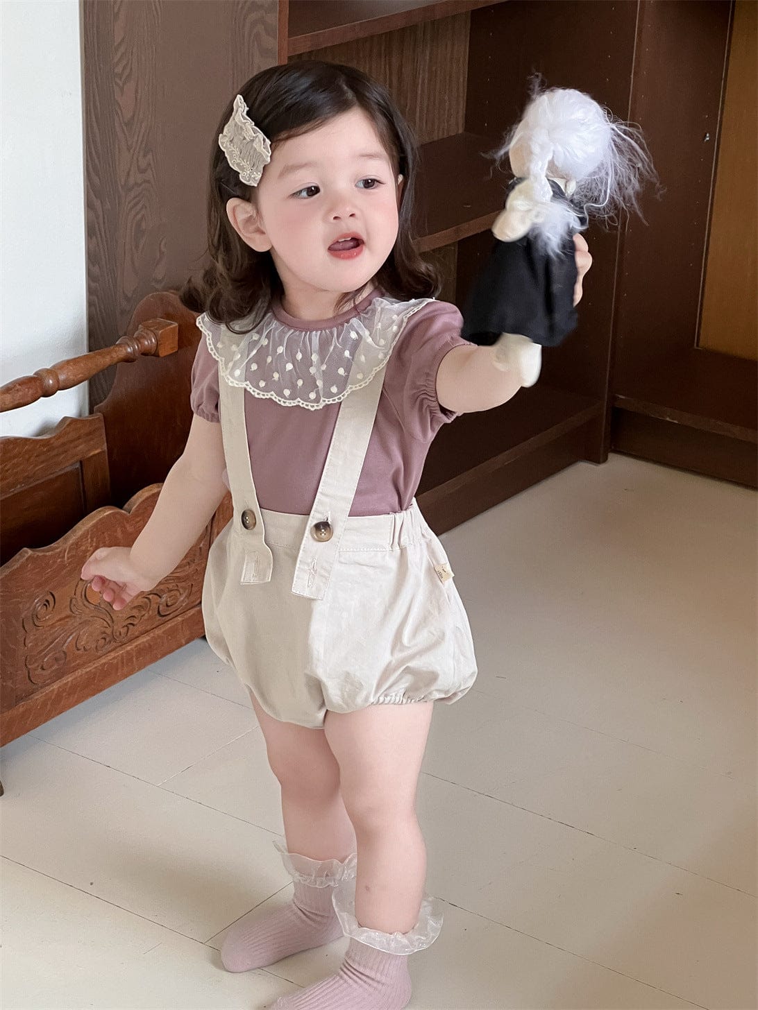 半袖セットアップ レースラッフル襟半袖Tシャツ/サスペンダーブルマパンツ【mh0009914】