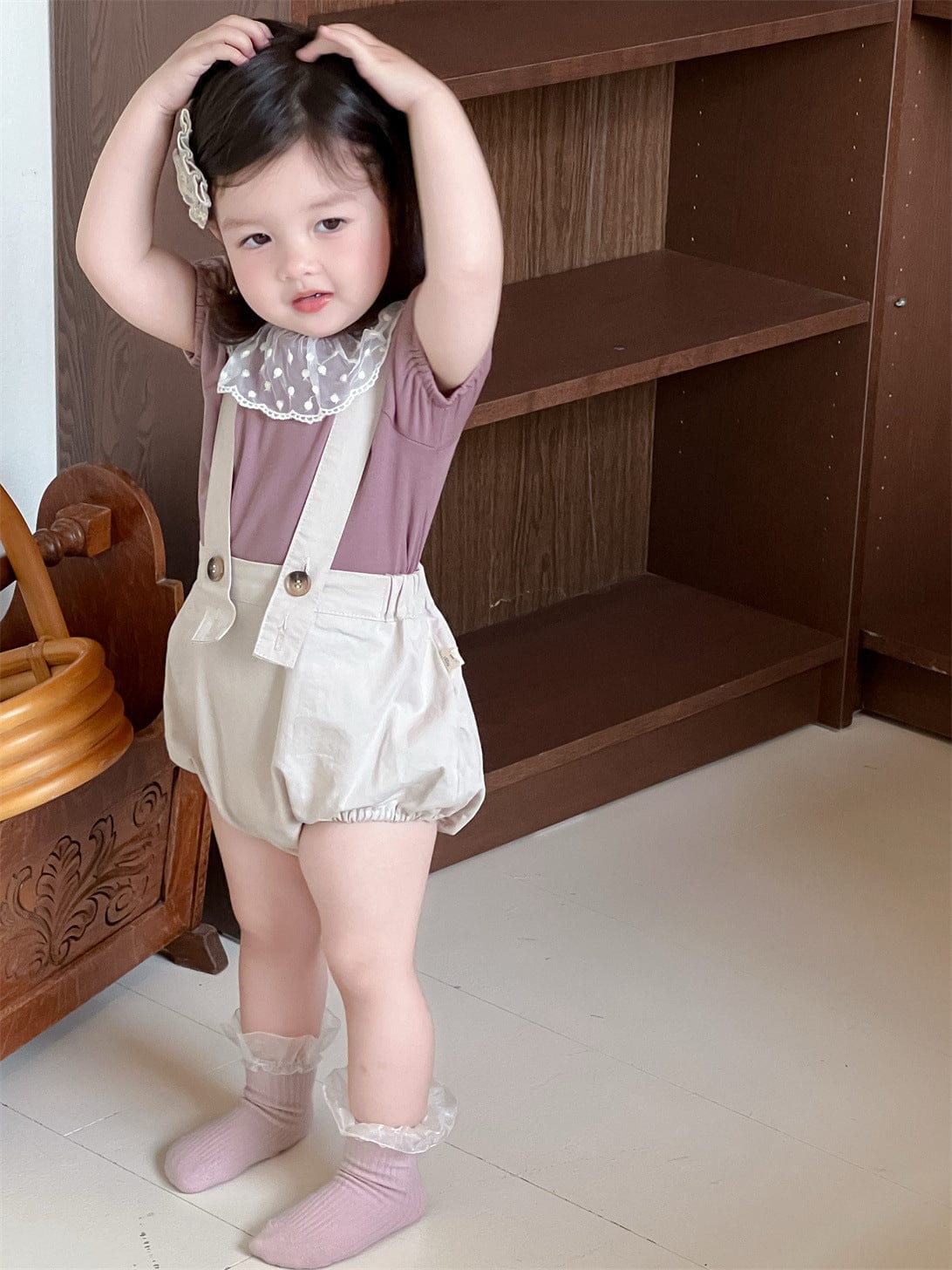 半袖セットアップ レースラッフル襟半袖Tシャツ/サスペンダーブルマパンツ【mh0009914】