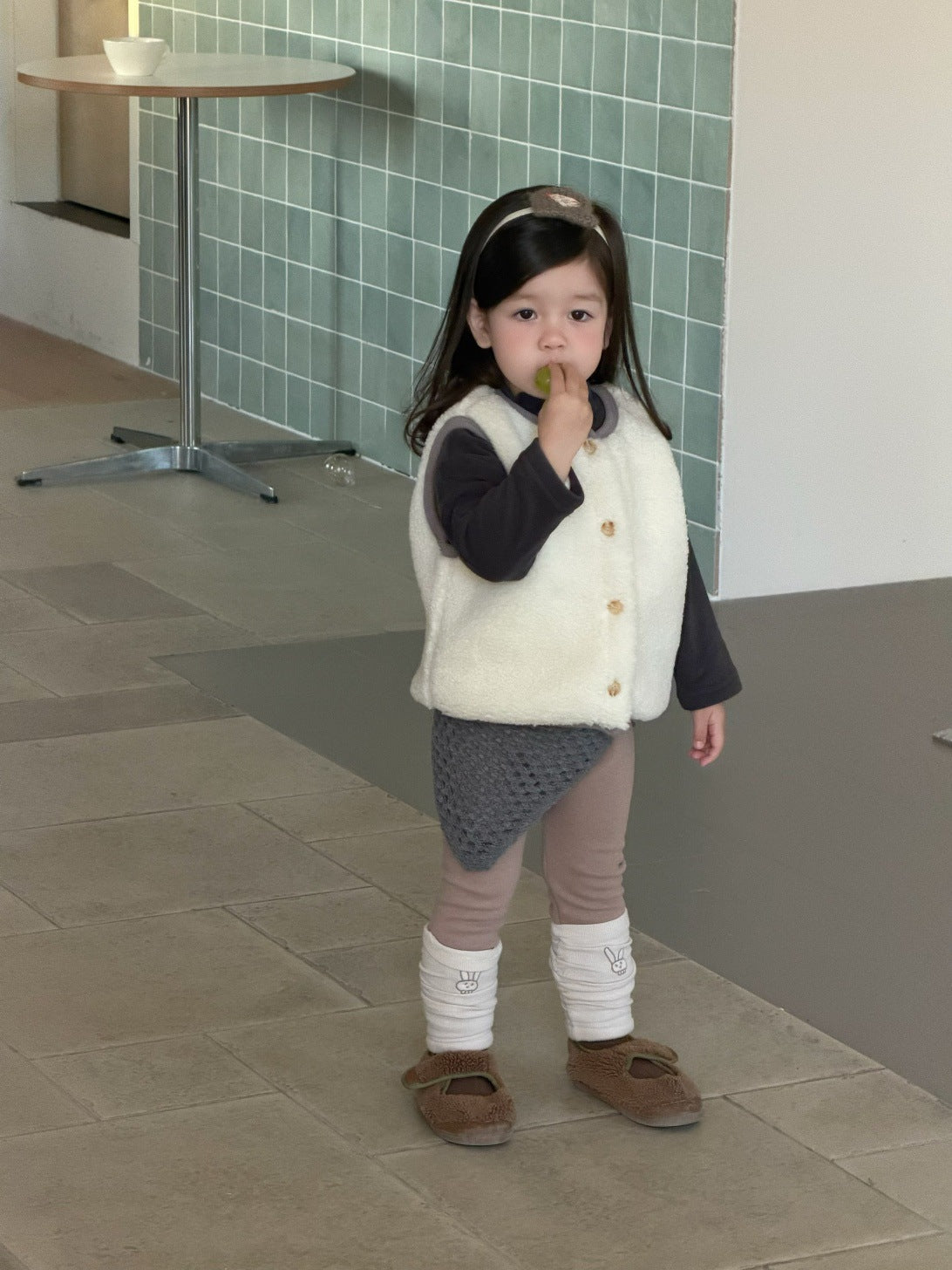 フリルエッジベスト/長袖Tシャツ/裏フリースデニムパンツ【mh0011936】