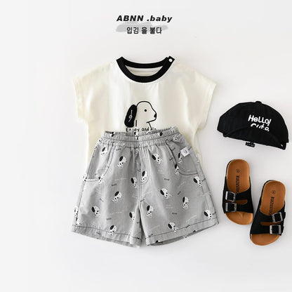 犬プリント半袖Tシャツとグレー総柄ショートパンツの2点セット