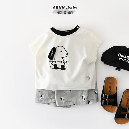 オフホワイト半袖Tシャツ（犬プリント）とグレー犬柄ショートパンツセット