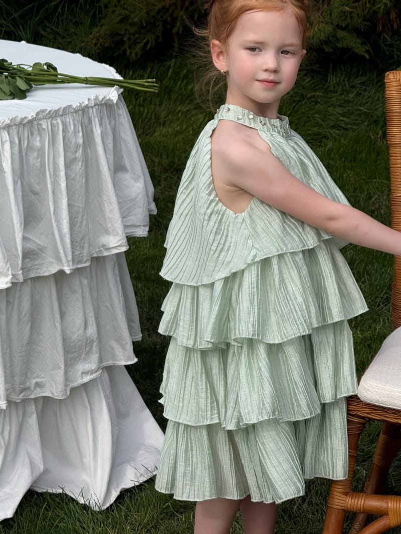 Pleated Ruffle Halter Princess Dress ティアード ノースリーブワンピース【mh0013250】 Chengle ノースリーブワンピース