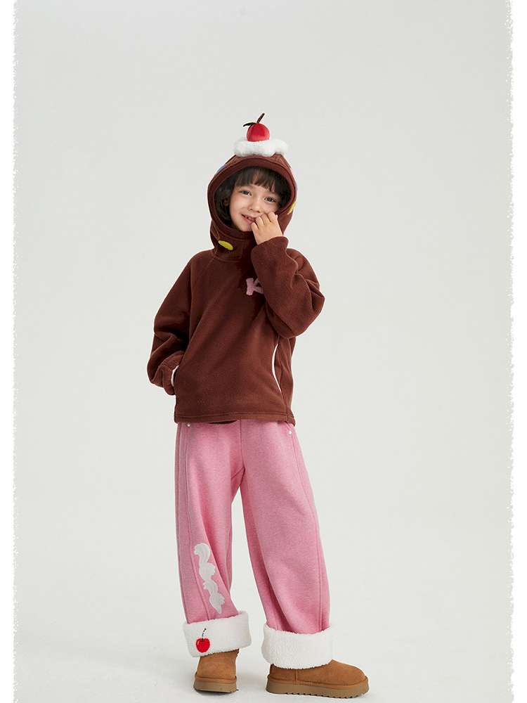 トレーナー・フーディ poco blush | Strawberry Cake Fleece Sweatshirt 立体ドール付き 裏起毛トレーナー【mh0020027】