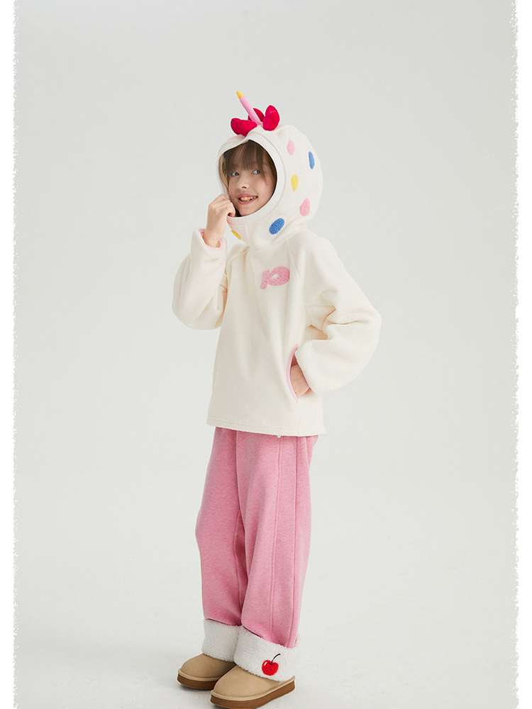 トレーナー・フーディ poco blush | Strawberry Cake Fleece Sweatshirt 立体ドール付き 裏起毛トレーナー【mh0020027】