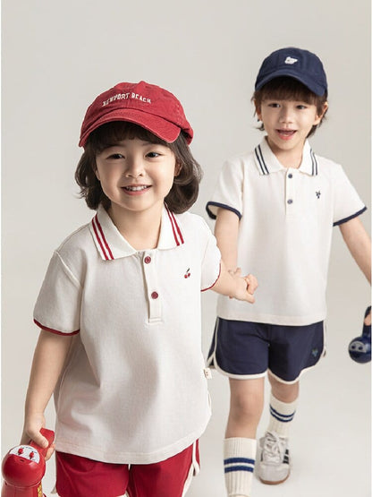 子ども用ポロシャツとショートパンツセット、白トップ×赤ショーツ