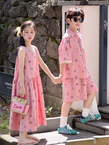 ピンク野菜柄のキッズ服セット：ノースリーブワンピースと半袖シャツ＆ハーフパンツ