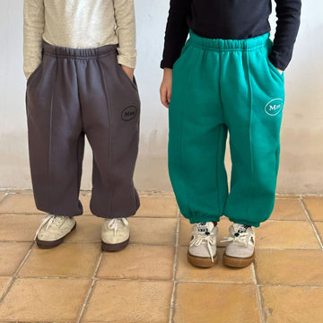 ロングパンツ・スウェットパンツ キッズパンツ 裏ボアフリース スウェットパンツ ワンポイントロゴ センタータック スポーツパンツ グリーン ダークグレー 2カラー【mh0003623】