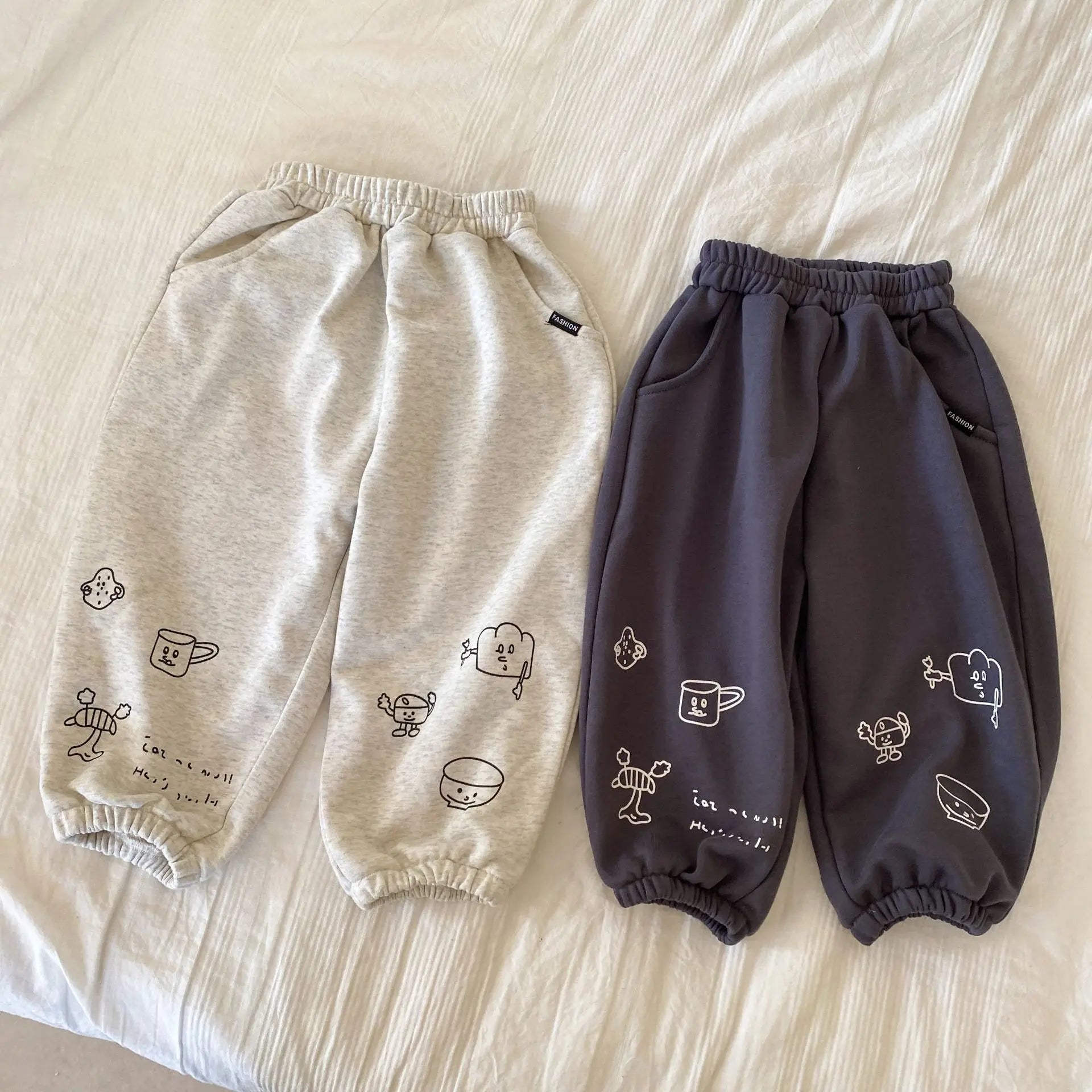 ロングパンツ・スウェットパンツ キッズパンツ スウェットパンツ お絵描きプリント 2カラー【mh0006424】