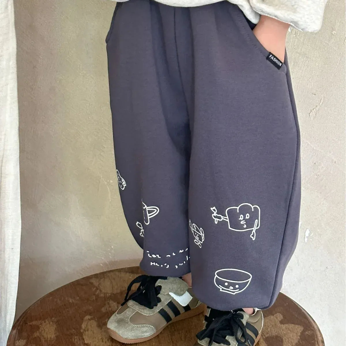 ロングパンツ・スウェットパンツ キッズパンツ スウェットパンツ お絵描きプリント 2カラー【mh0006424】