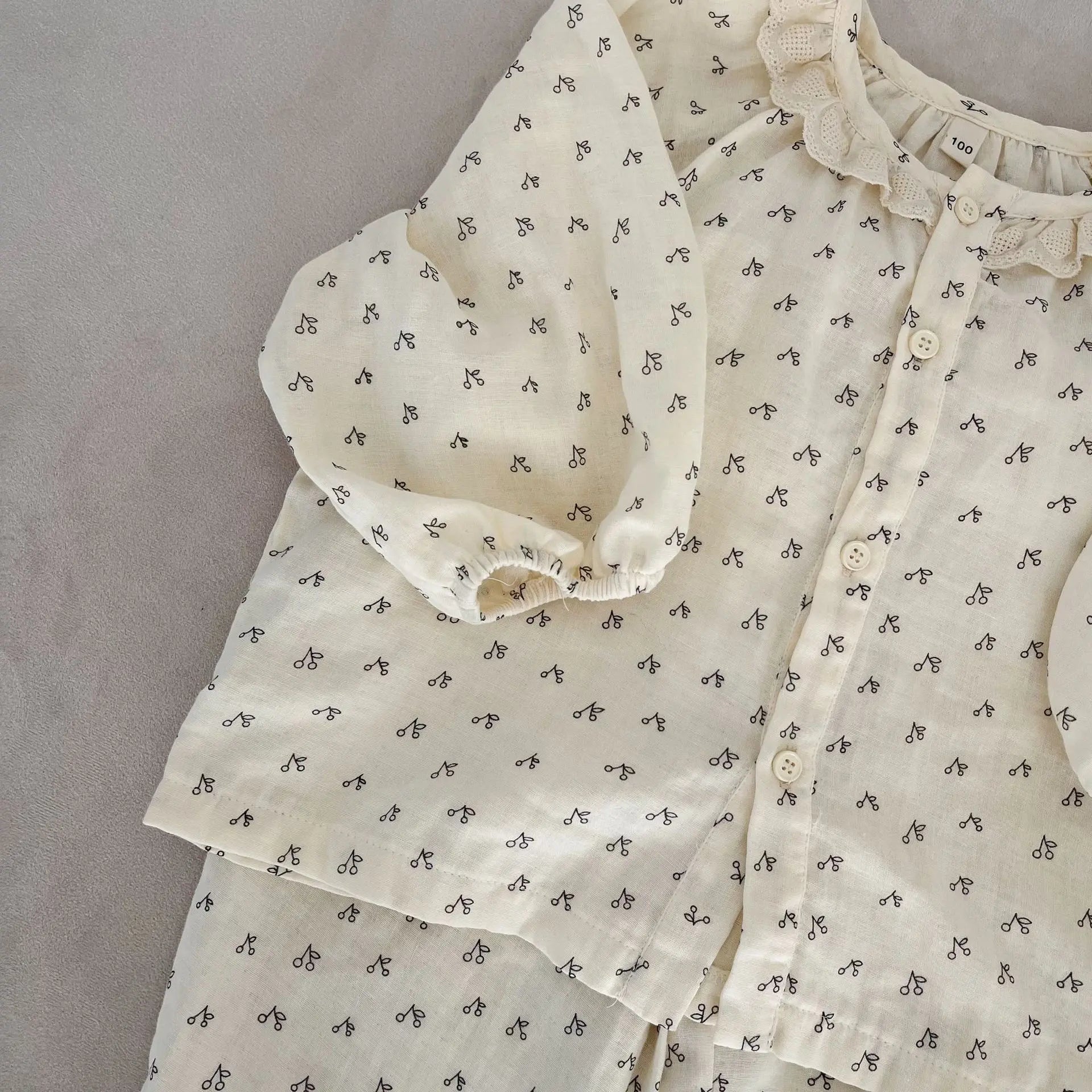 長袖パジャマ キッズセットアップ 2点セット フラワー小花柄プリントナチュラル長袖パジャマセット【mh0008646】