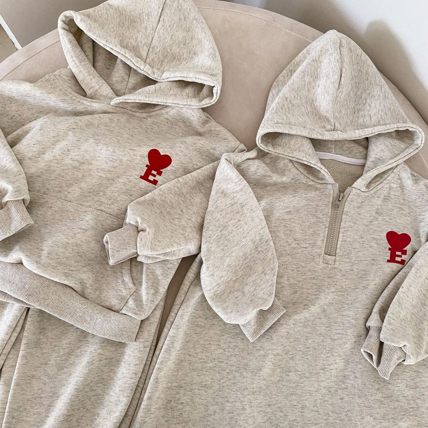 長袖セットアップ キッズワンピース/セットアップ 2点セット ハートロゴフーディ長袖スウェットワンピース/フーディスウェットプルオーバー+ロングパンツ リンクコーデ 兄弟姉妹 お揃いコーデ【mh0008776】