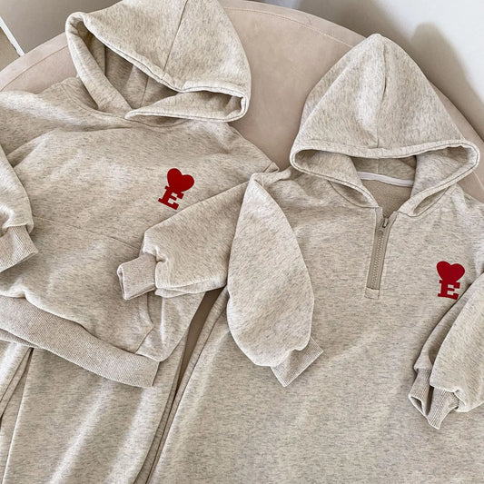 長袖セットアップ キッズワンピース/セットアップ 2点セット ハートロゴフーディ長袖スウェットワンピース/フーディスウェットプルオーバー+ロングパンツ リンクコーデ 兄弟姉妹 お揃いコーデ【mh0008776】