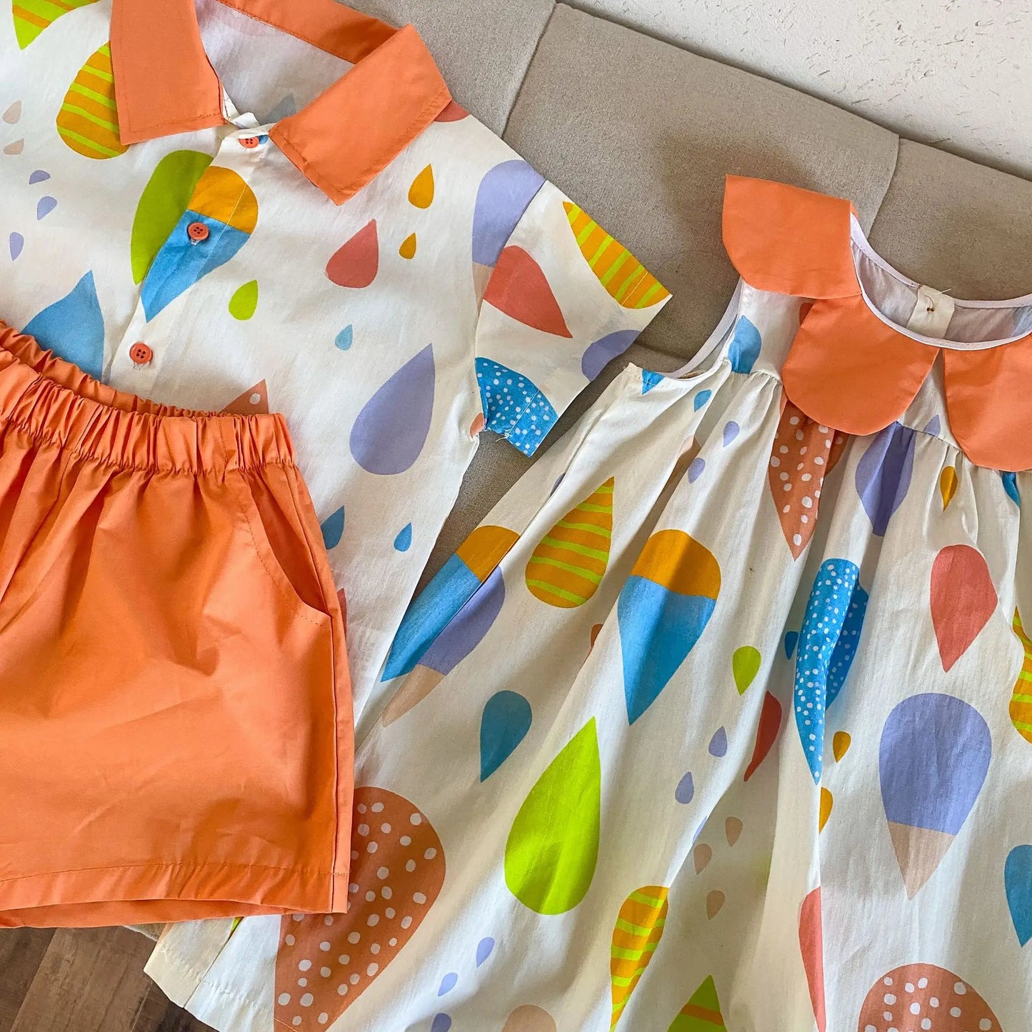 半袖セットアップ キッズワンピース/セットアップ 2点セット カラフルバルーンプリントフラワー襟ノースリーブワンピース/半袖シャツ+ショートパンツ リンクコーデ 兄弟姉妹 お揃いコーデ【mh0008873】