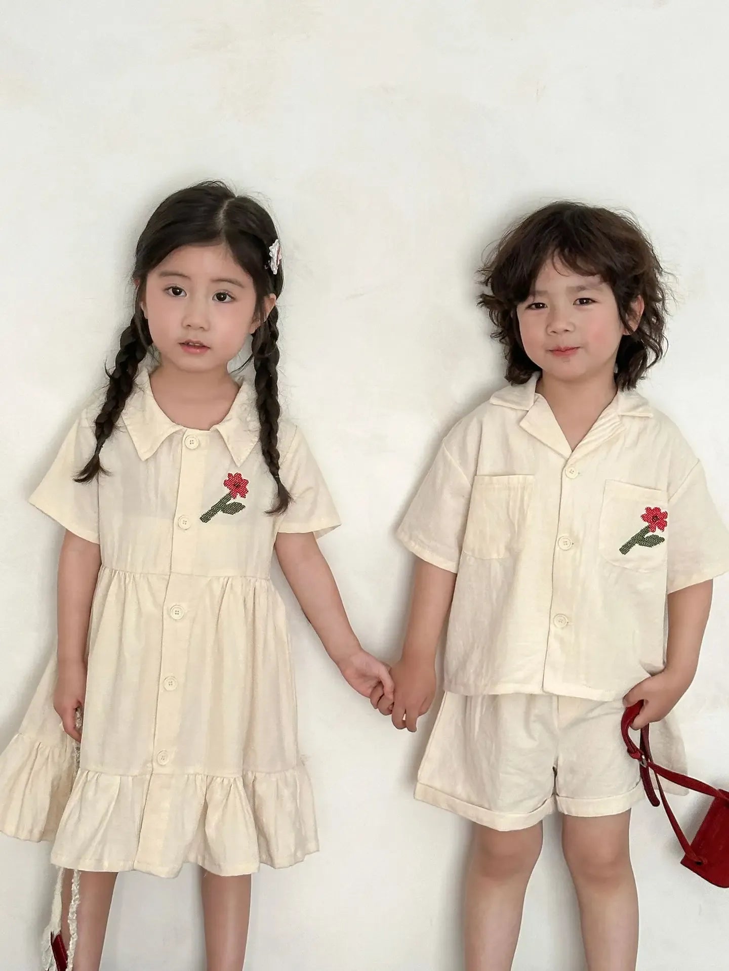 半袖セットアップ キッズワンピース/セットアップ 2点セット フラワー刺繍ワンポイント半袖ブワンピース/半袖シャツ+ショートパンツ リンクコーデ 兄弟姉妹 お揃いコーデ【mh0008875】