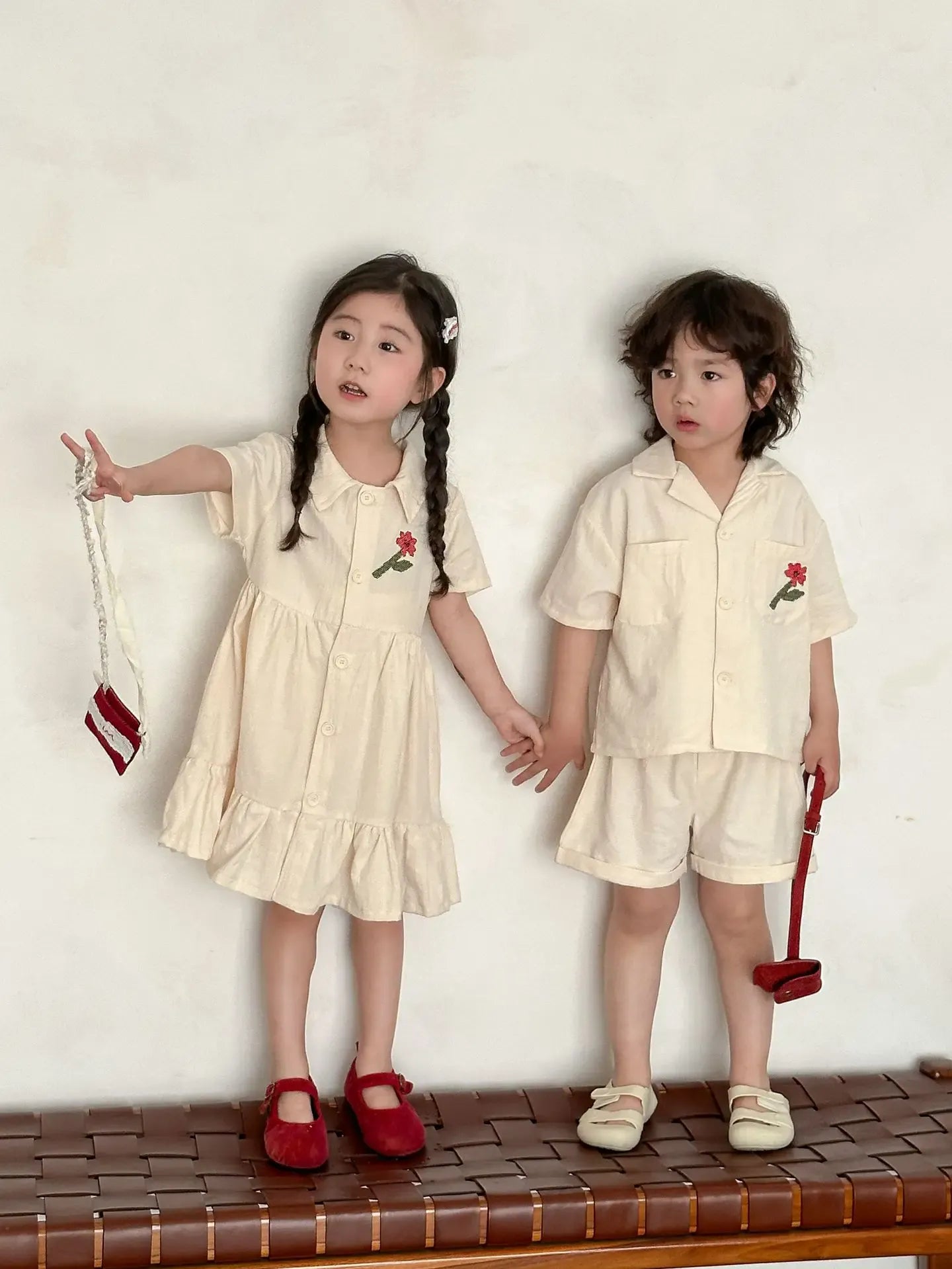 半袖セットアップ キッズワンピース/セットアップ 2点セット フラワー刺繍ワンポイント半袖ブワンピース/半袖シャツ+ショートパンツ リンクコーデ 兄弟姉妹 お揃いコーデ【mh0008875】