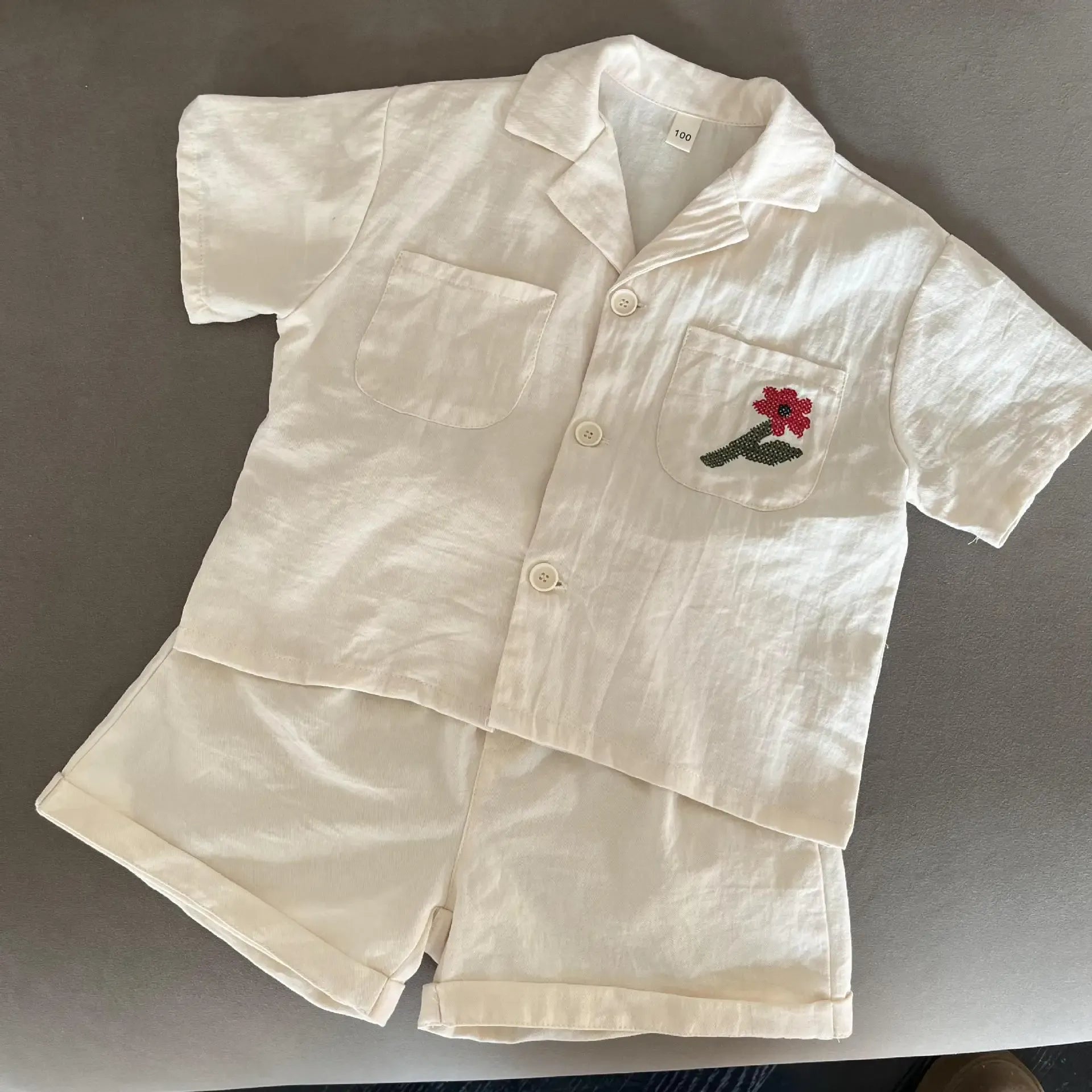 半袖セットアップ キッズワンピース/セットアップ 2点セット フラワー刺繍ワンポイント半袖ブワンピース/半袖シャツ+ショートパンツ リンクコーデ 兄弟姉妹 お揃いコーデ【mh0008875】