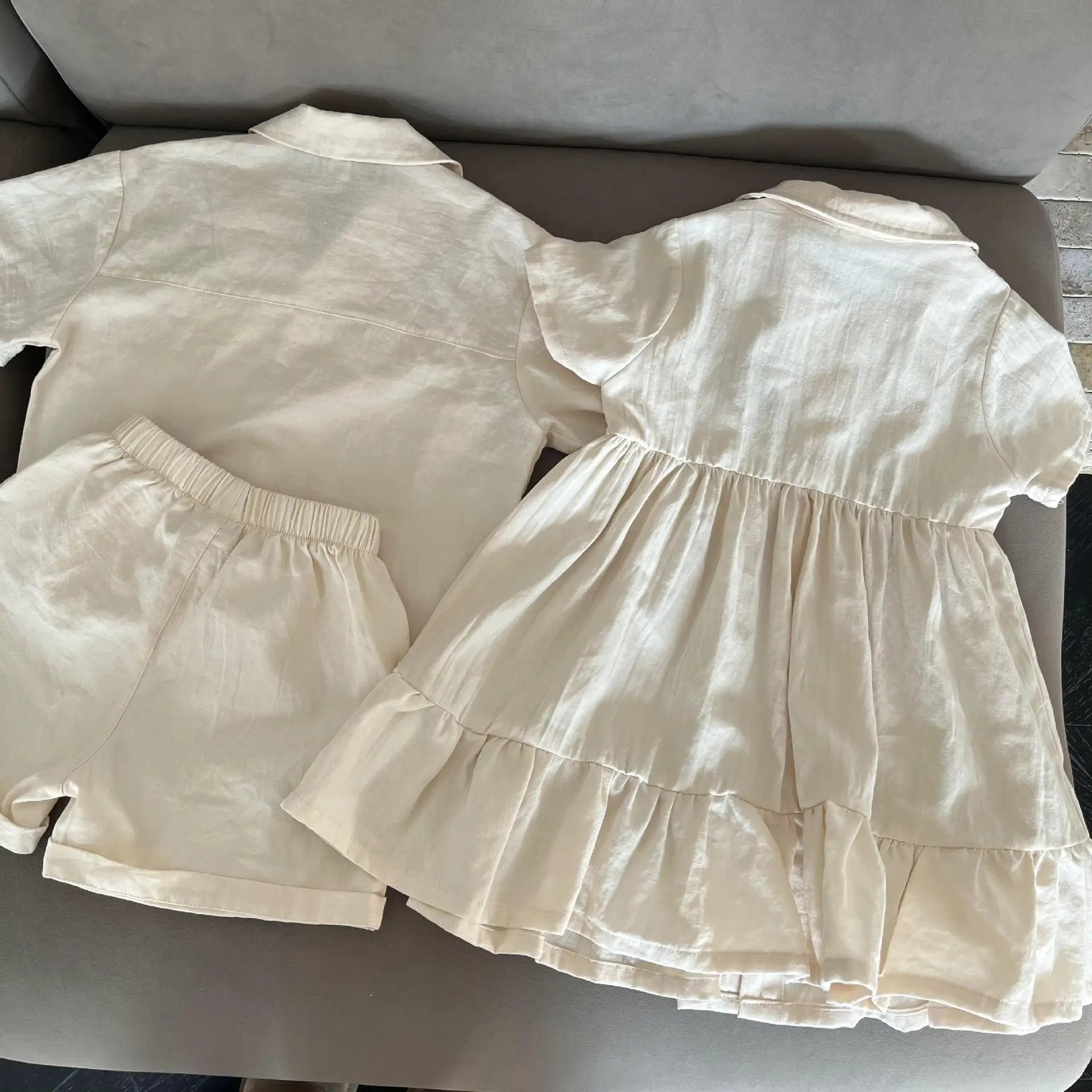 半袖セットアップ キッズワンピース/セットアップ 2点セット フラワー刺繍ワンポイント半袖ブワンピース/半袖シャツ+ショートパンツ リンクコーデ 兄弟姉妹 お揃いコーデ【mh0008875】